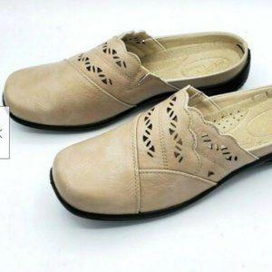 Easy Street Slip On Mules Flats Bone Comfort Color Womens Size 10M EU 41